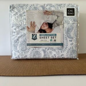 100% Cotton Cal King Sheet Set - White and Blue